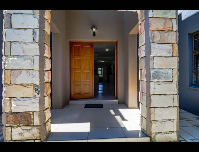 4 BEDROOM PROPERTY TO RENT IN COPPERLEAF ESTATE
